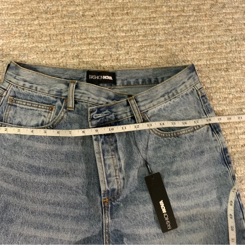 NWT Fashion Nova Crossover Straight Leg Jeans - Blue Light Wash - Picture 14 of 16